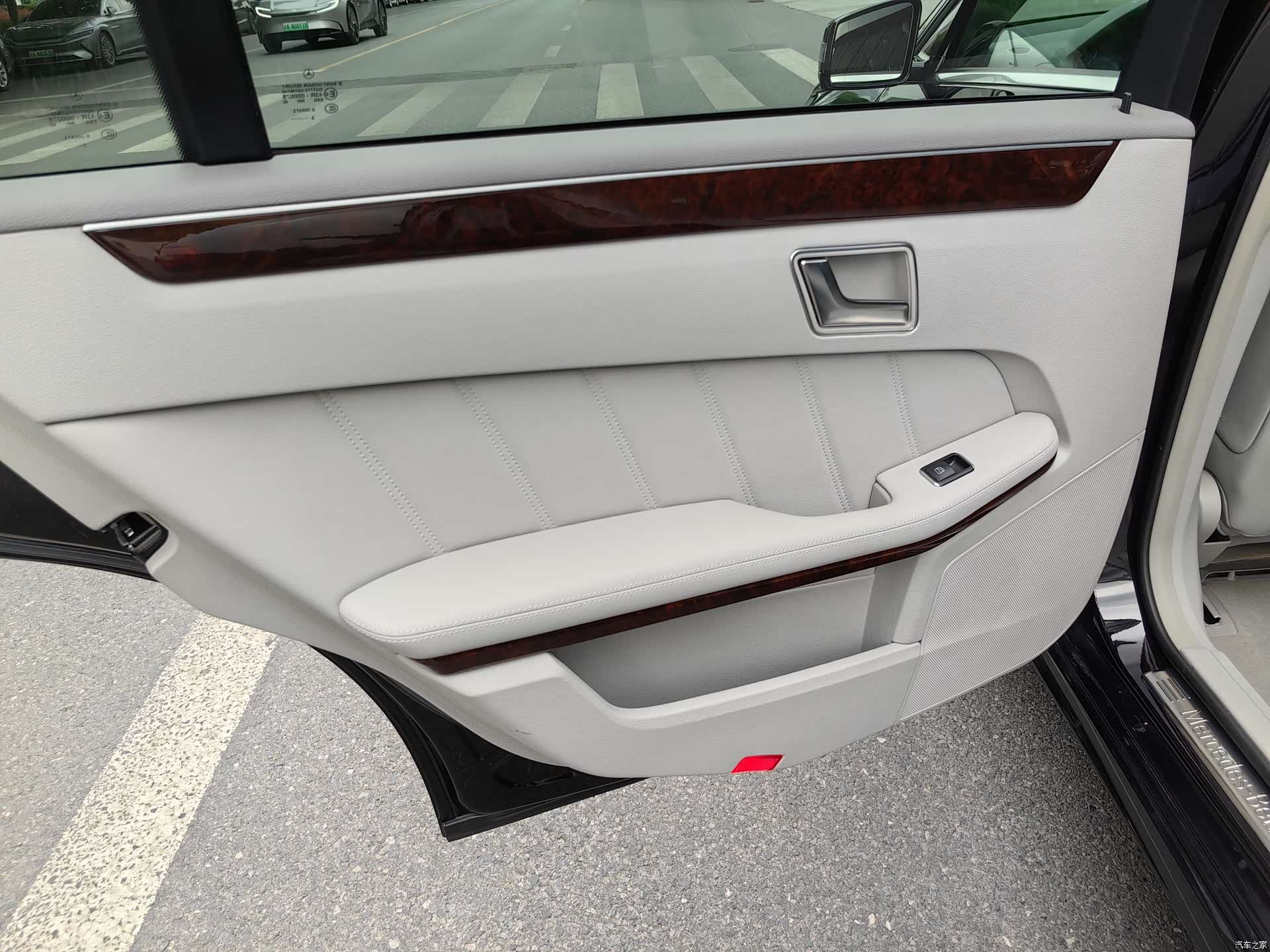 Mercedes-Benz E-Class, 2012 18