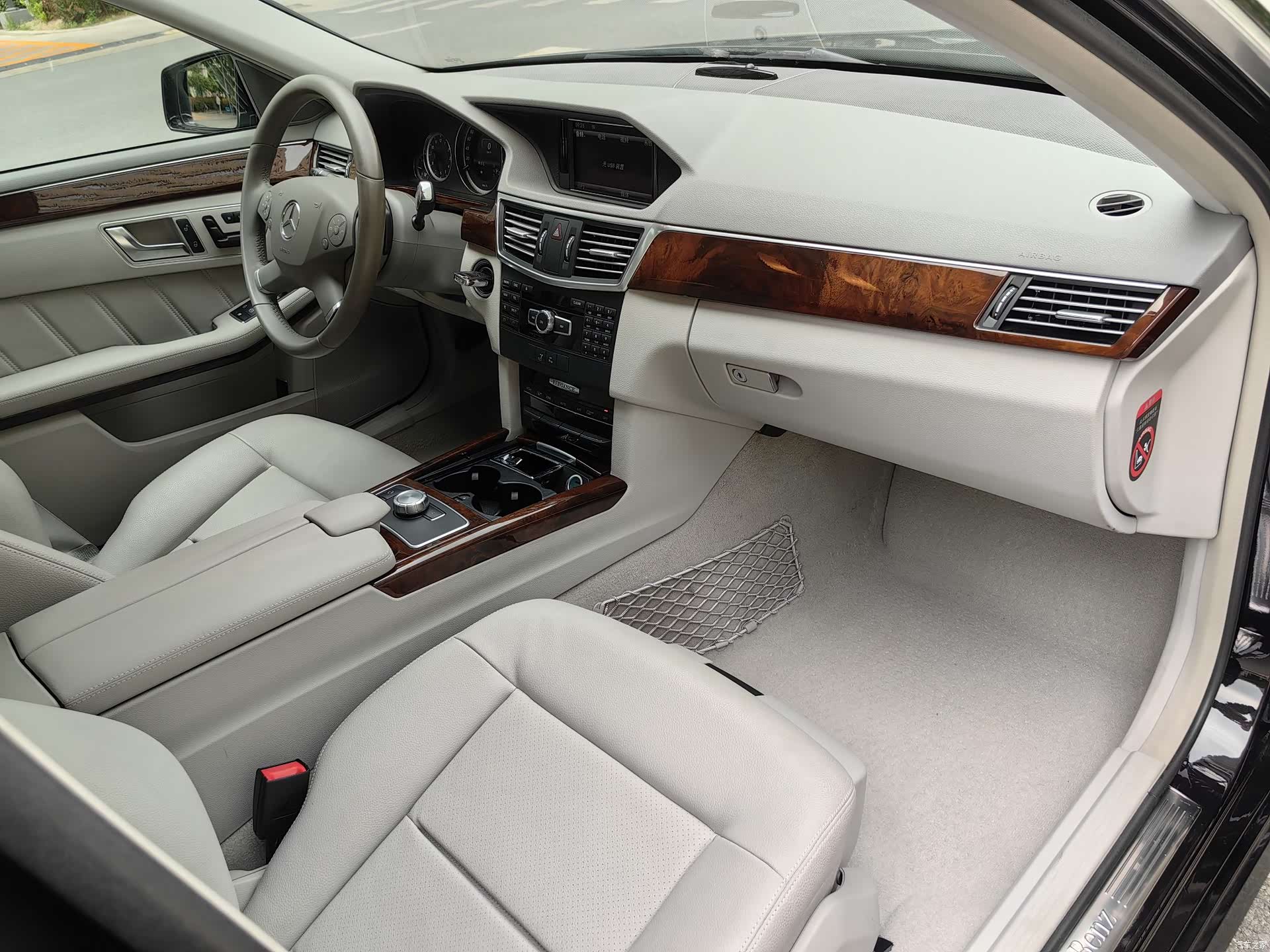Mercedes-Benz E-Class, 2012 9