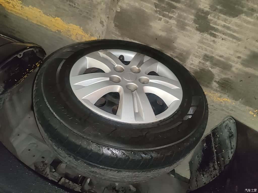 DongFeng M5, 2022 23