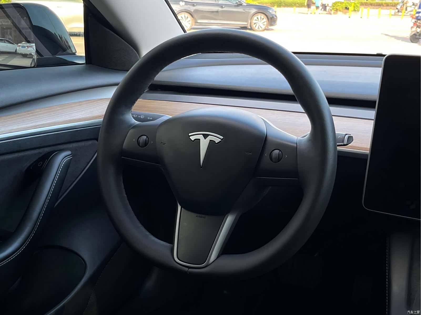 Tesla Model 3, 2023 13
