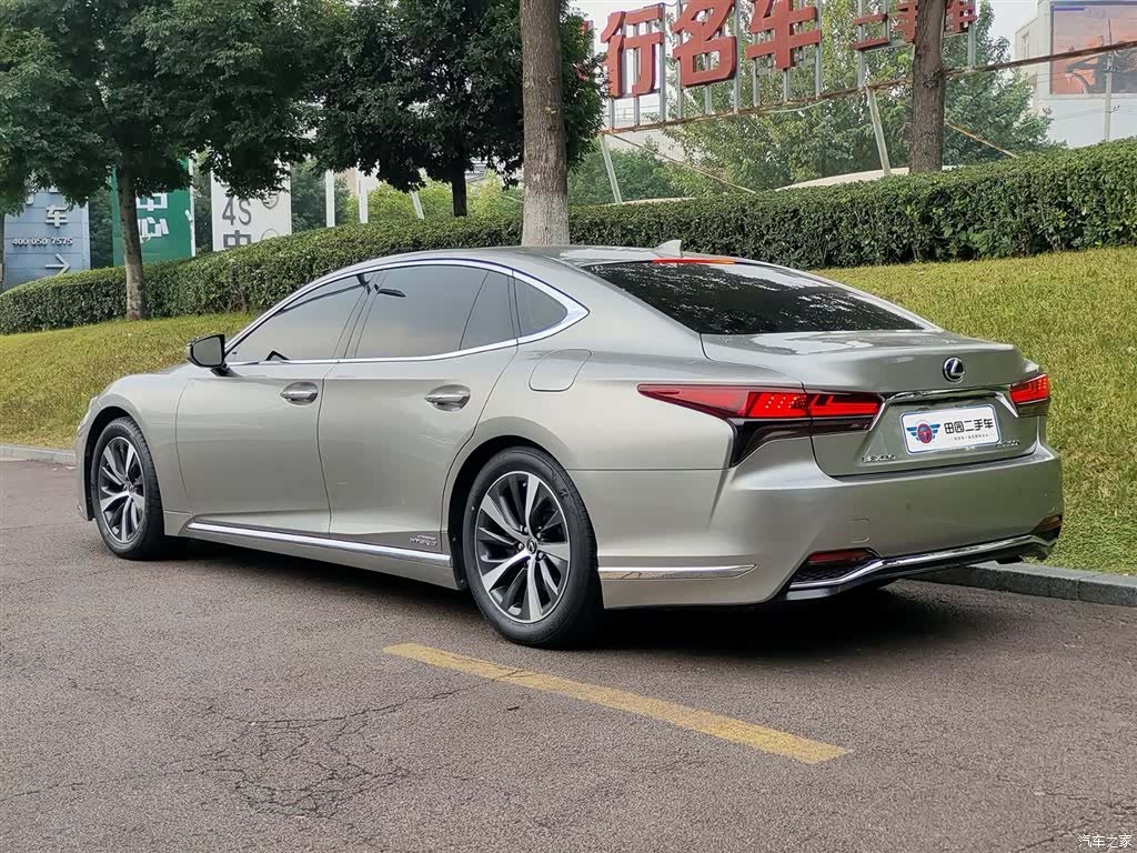 Lexus LS, 2021 4