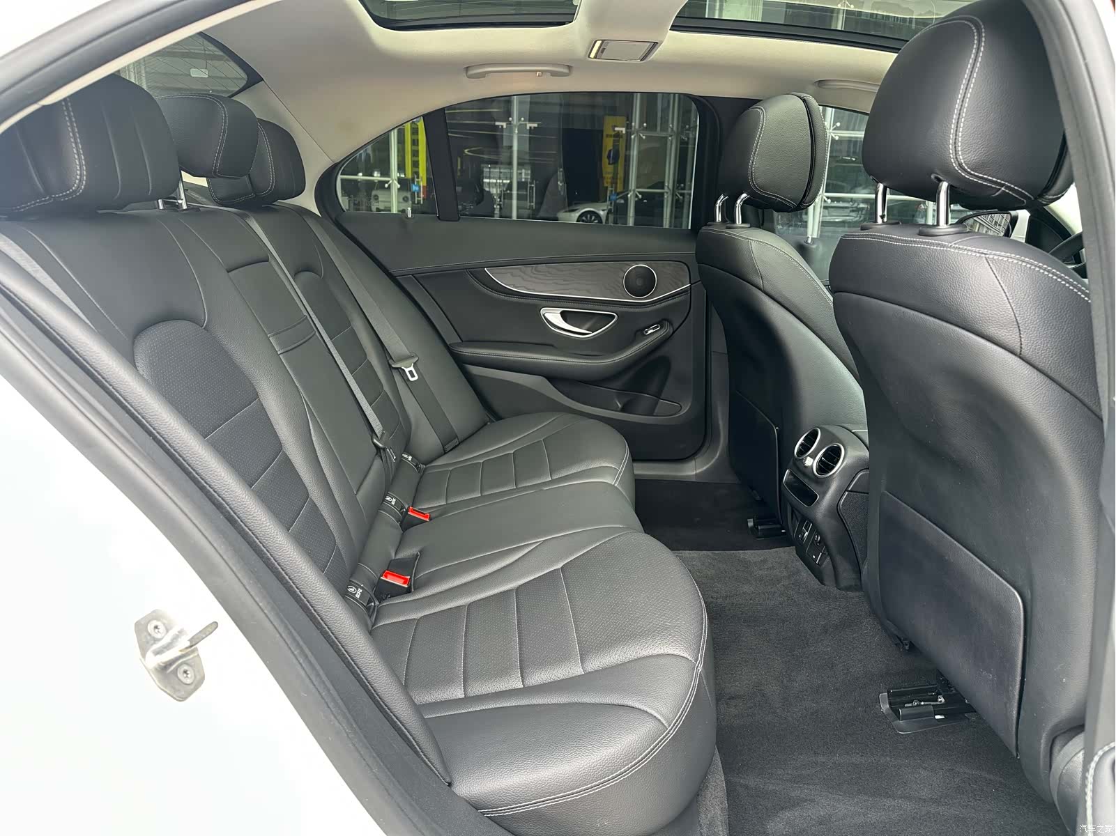 Mercedes-Benz C-Class, 2020 16