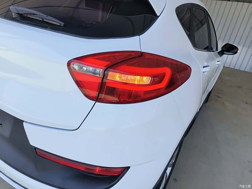 Geely Emgrand, 2019 8