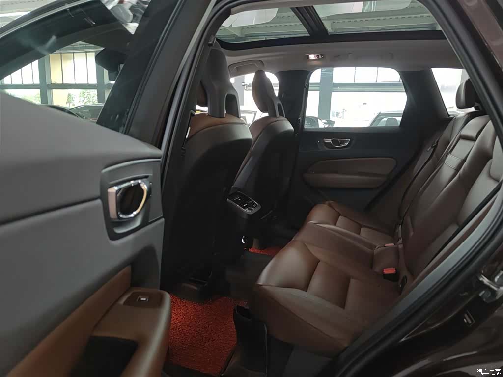 Volvo XC60, 2018 13