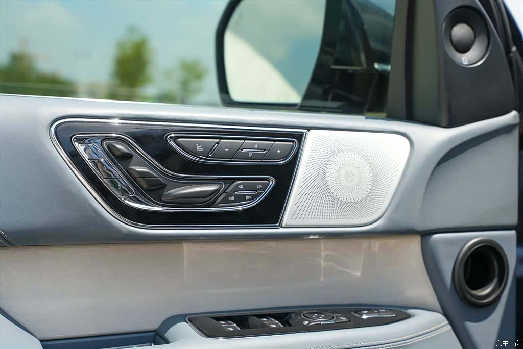 Lincoln Navigator, 2019 14