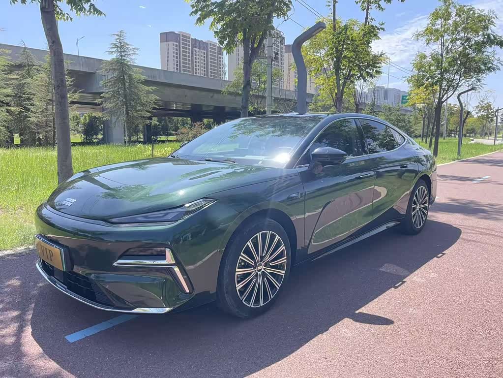 Geely Galaxy Galaxy 8 8 2025 130km EM-i Flagship