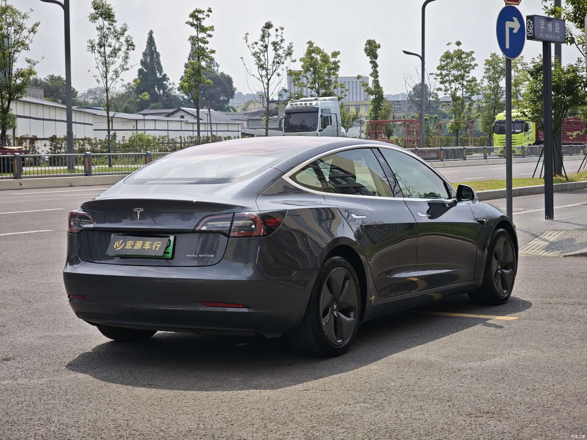 Tesla Model 3, 2019 все фото
