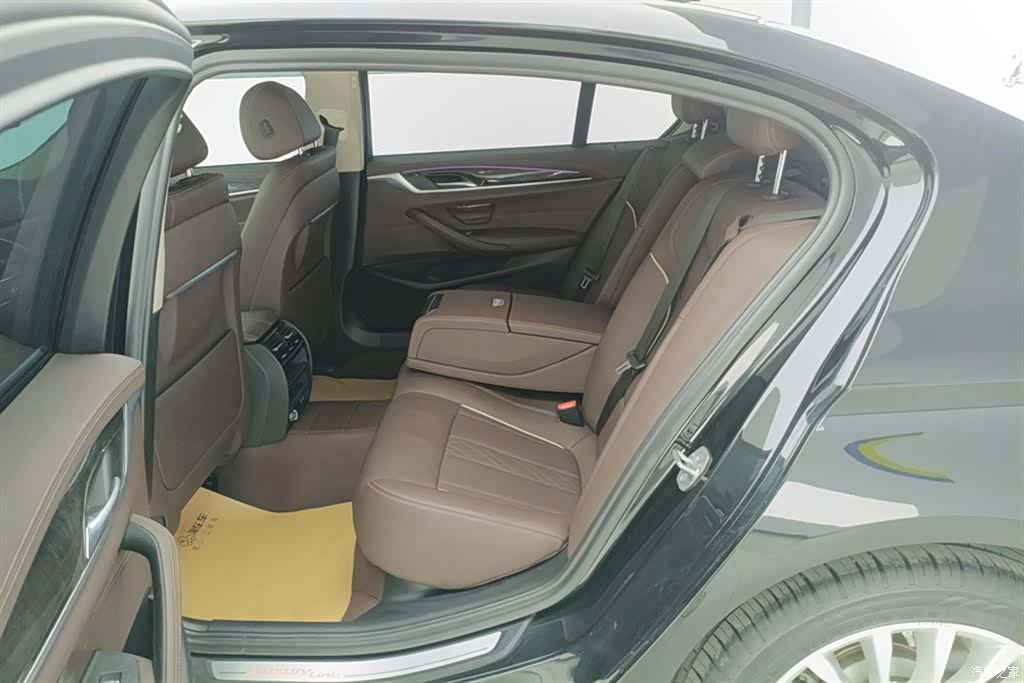 BMW 5 Series, 2022 11