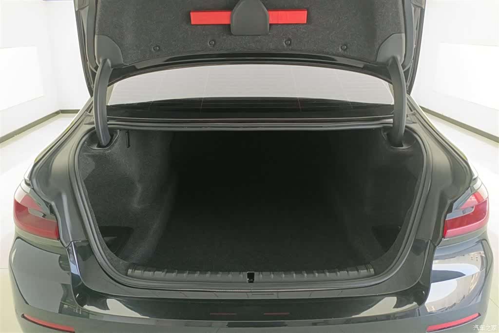 BMW 5 Series, 2022 4