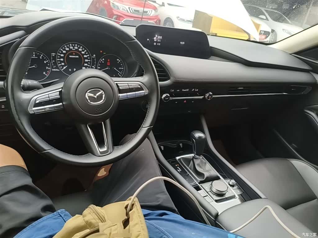 Mazda Mazda3, 2021 10