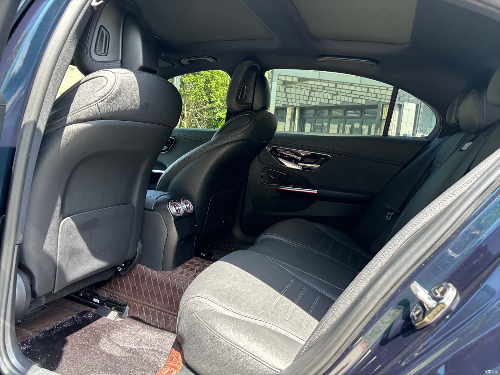 Mercedes-Benz C-Class, 2023 11