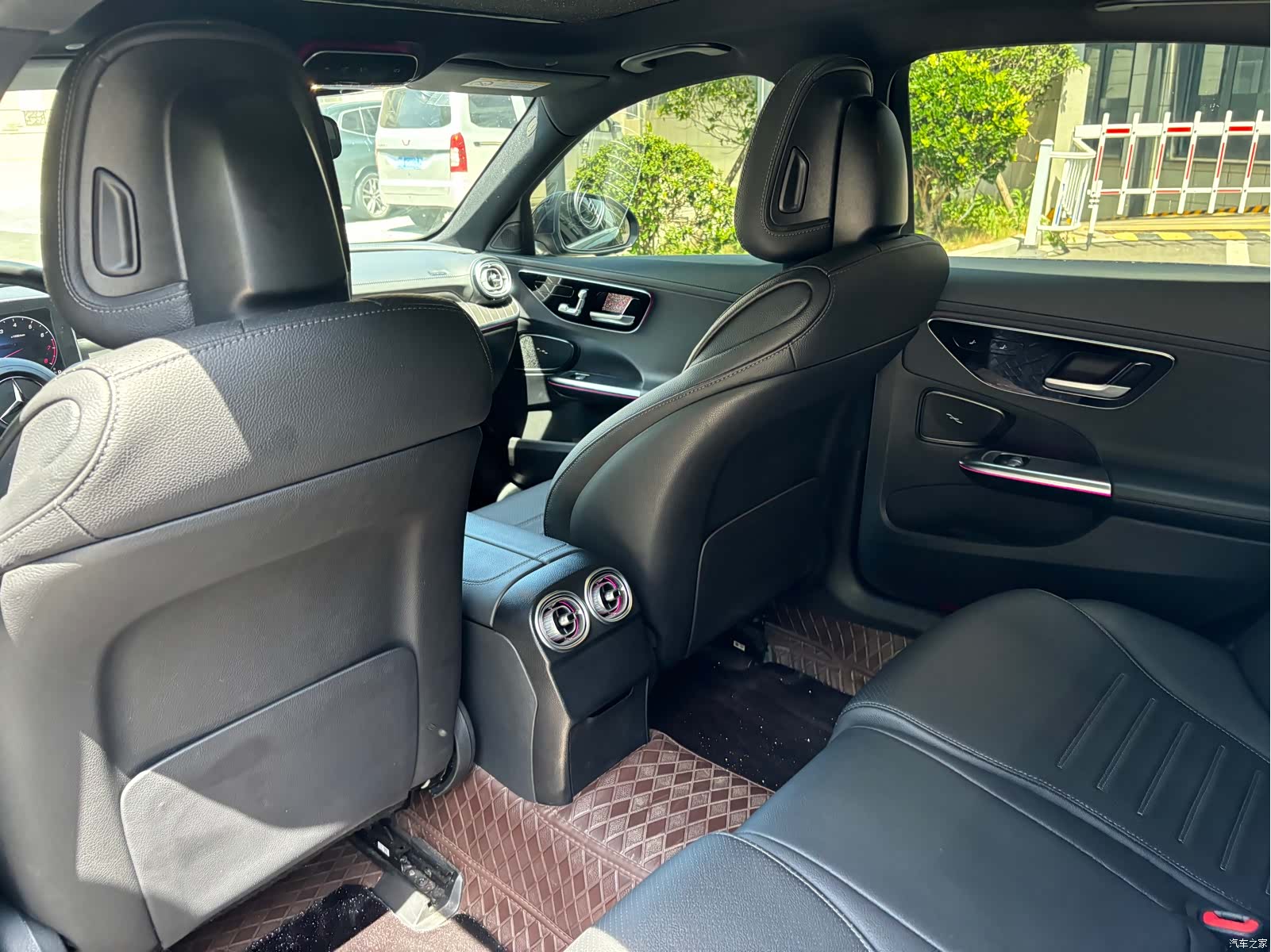 Mercedes-Benz C-Class, 2023 12