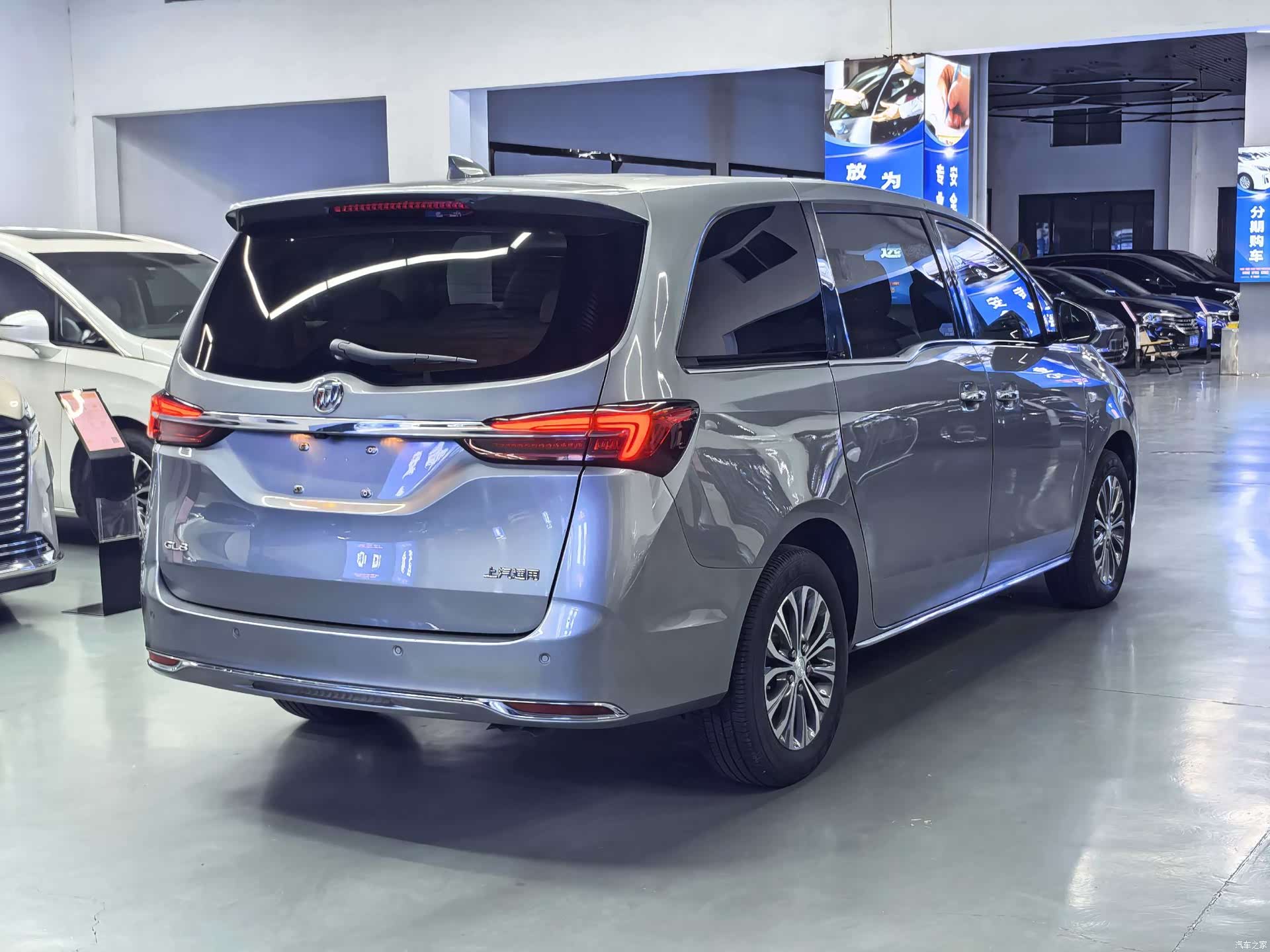 Buick GL8, 2023 3