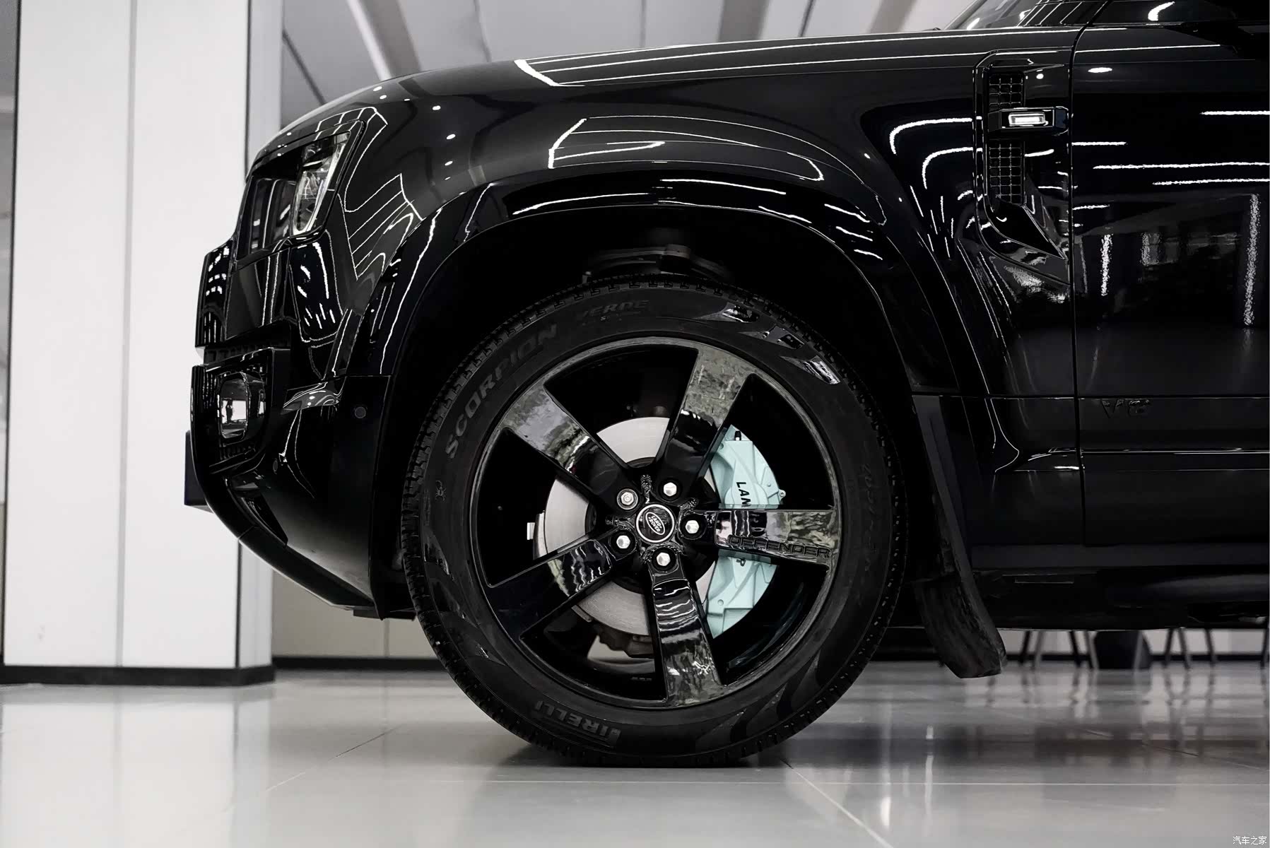 Land Rover Defender, 2025 8
