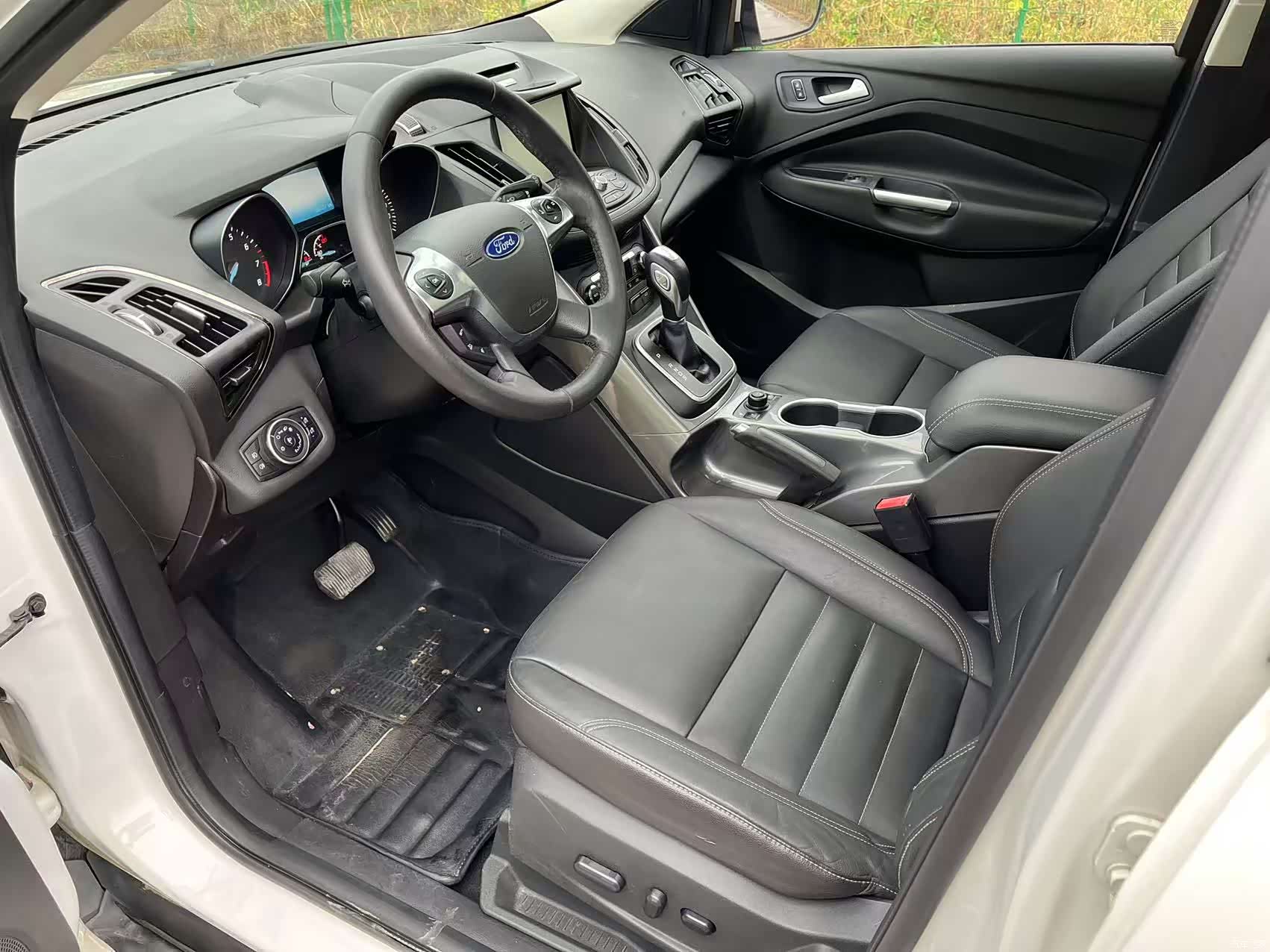 Ford Kuga, 2015 8