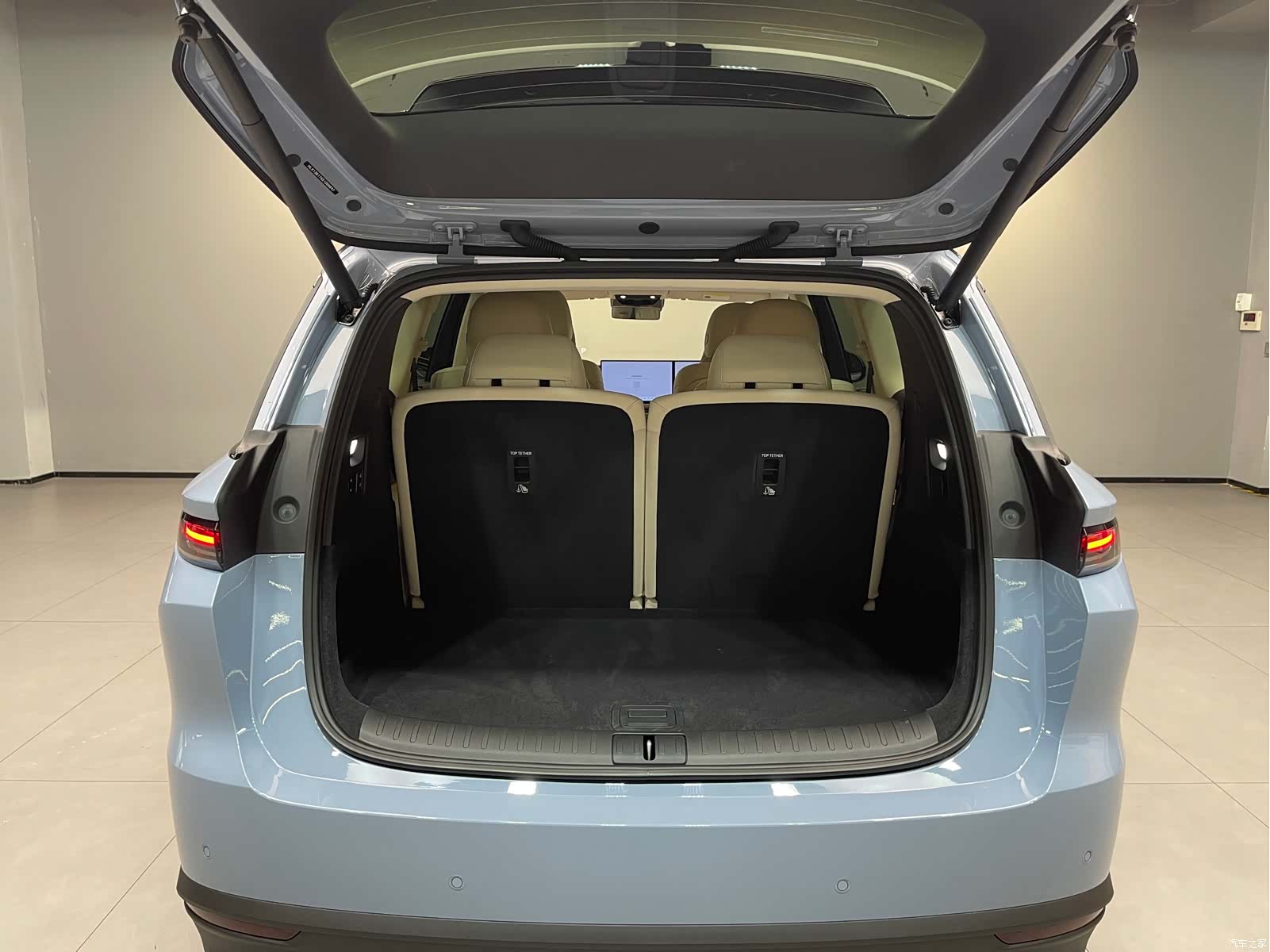 Li Auto i8, 2025 31