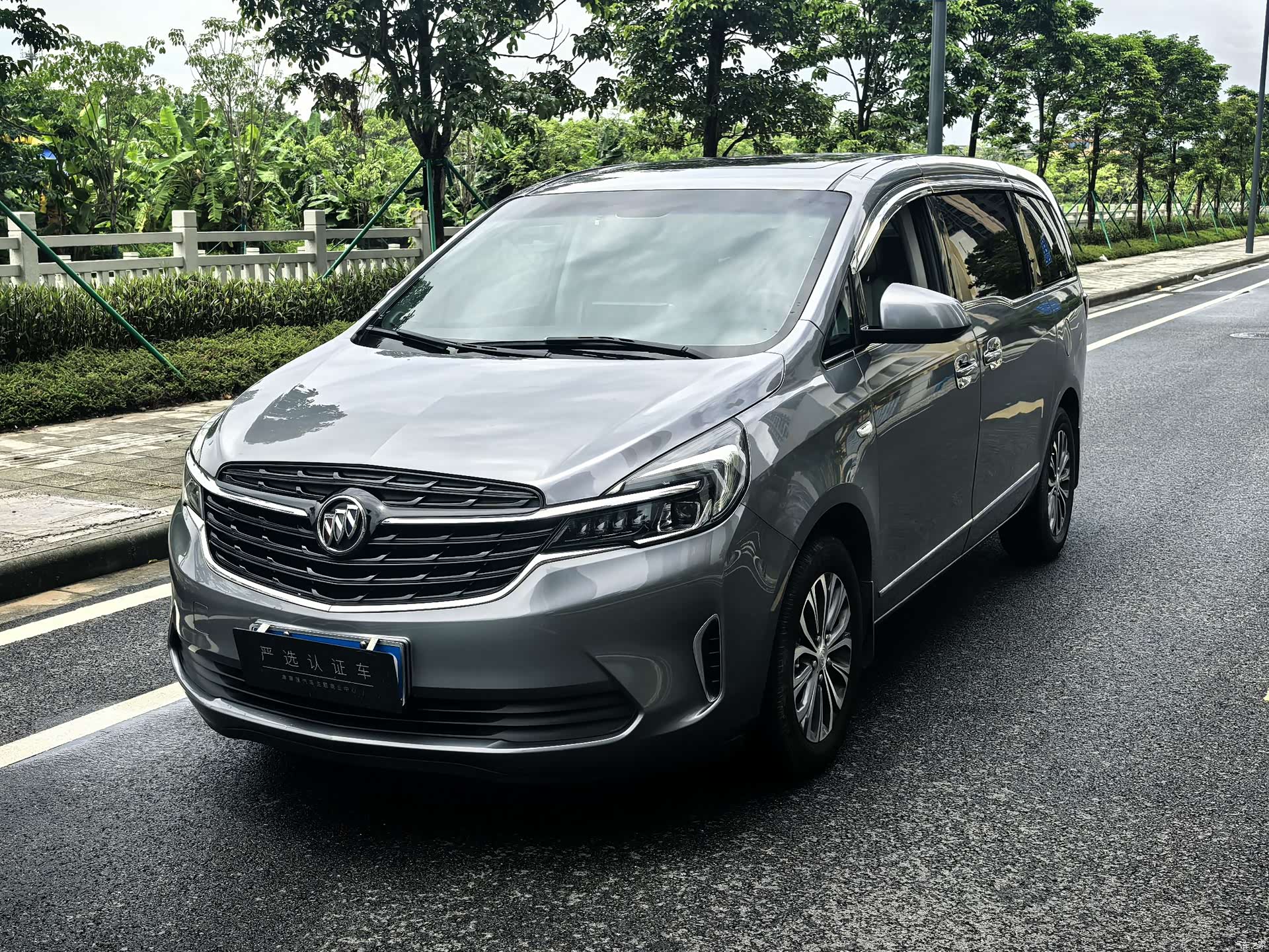 Buick GL8, 2021 1