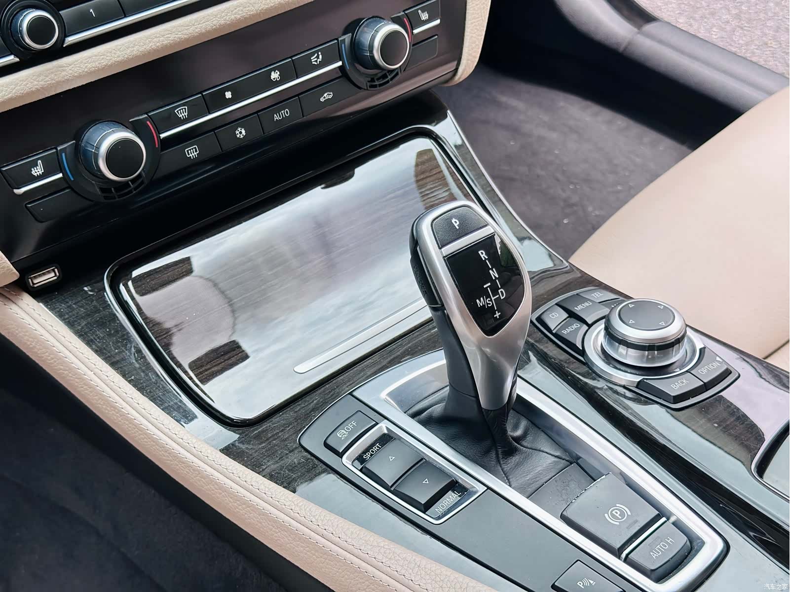 BMW 5 Series, 2010 10