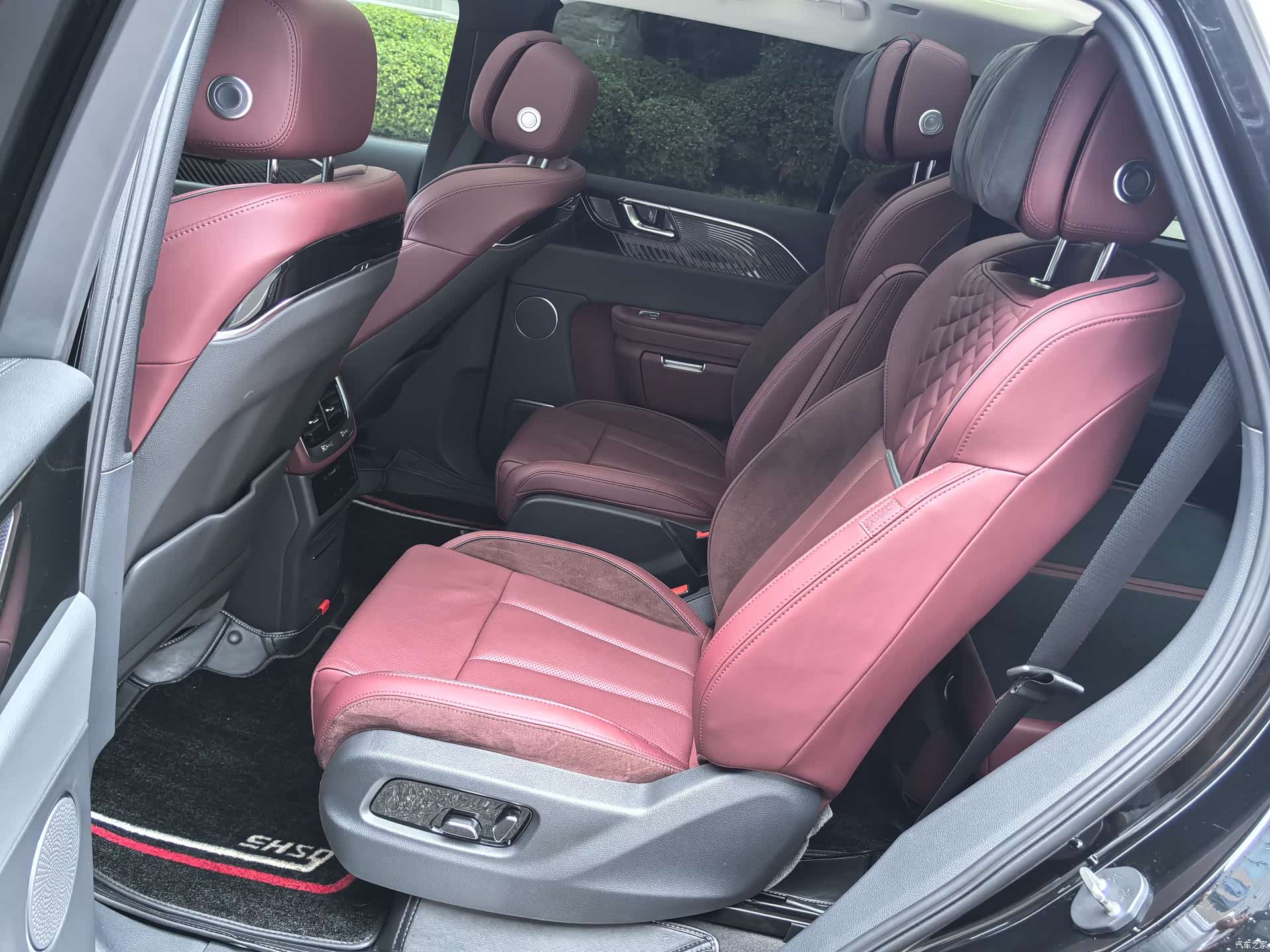 Hongqi E-HS9, 2023 24