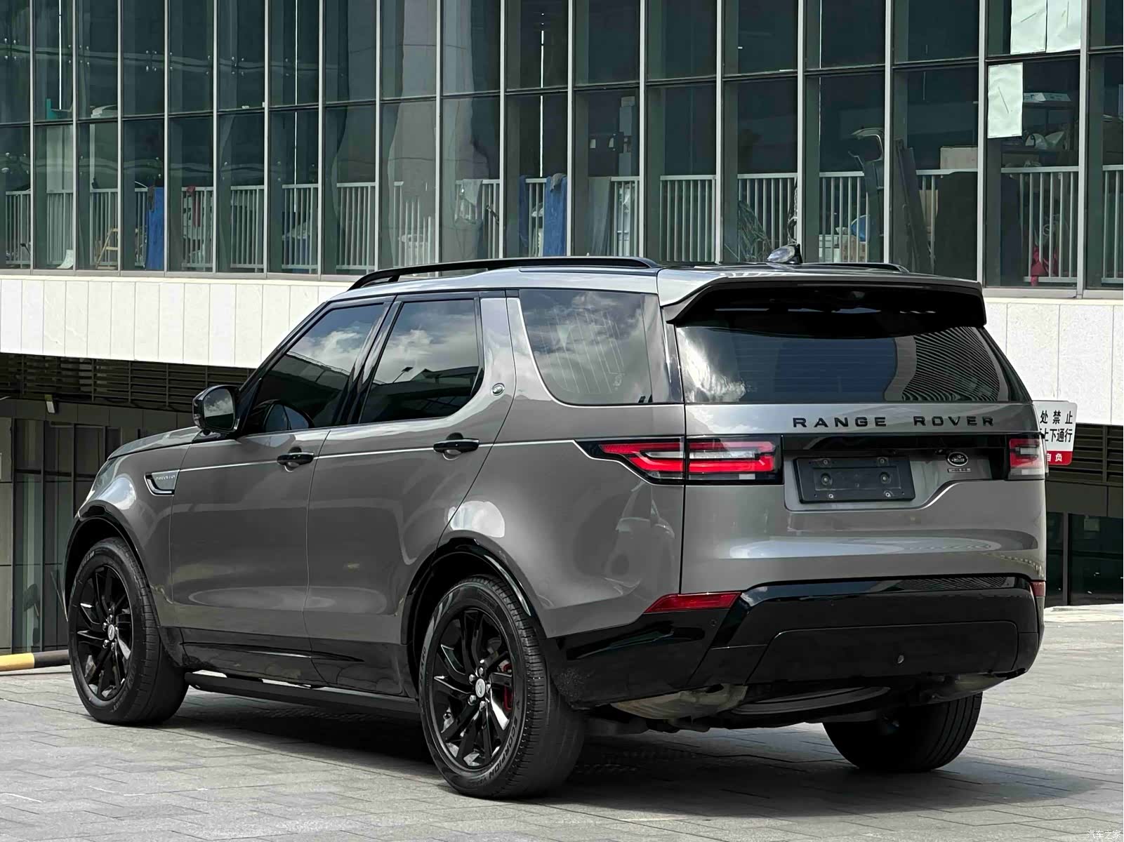 Land Rover Discovery, 2018 все фото
