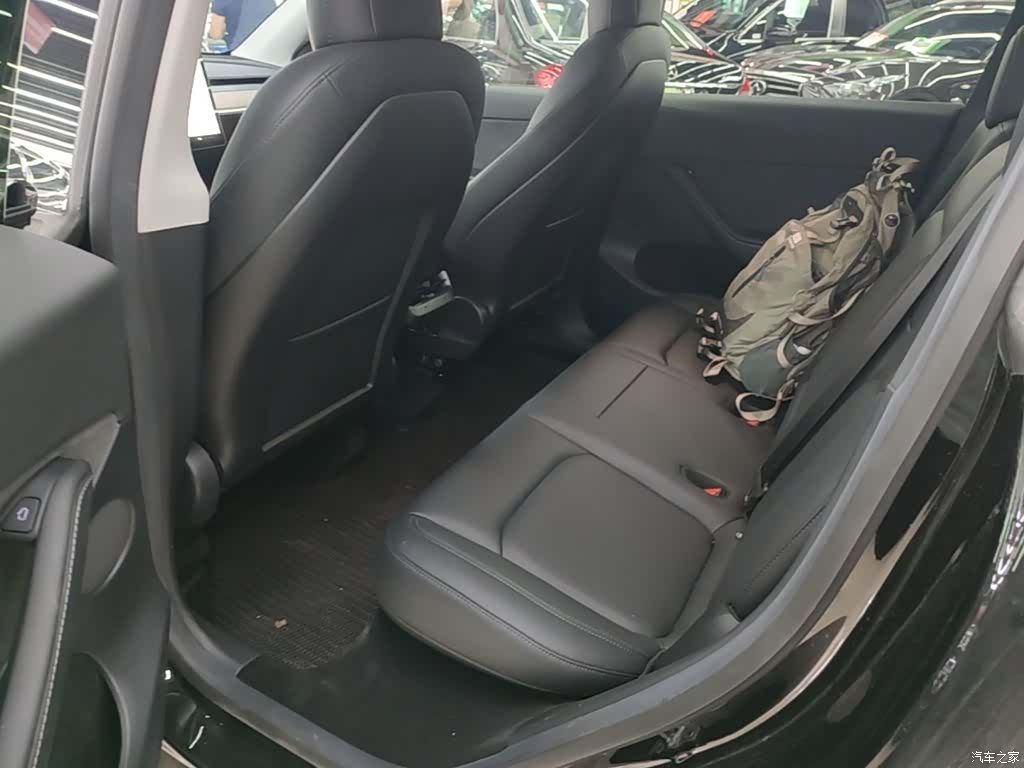 Tesla Model Y, 2022 17