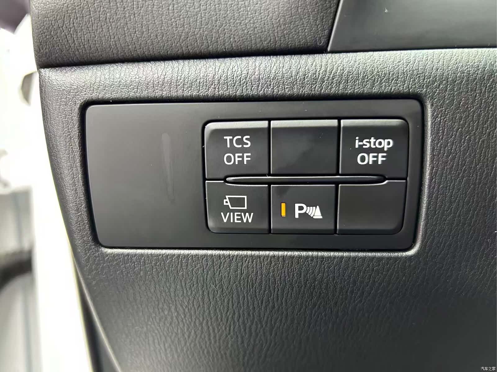 Mazda CX-4, 2023 12