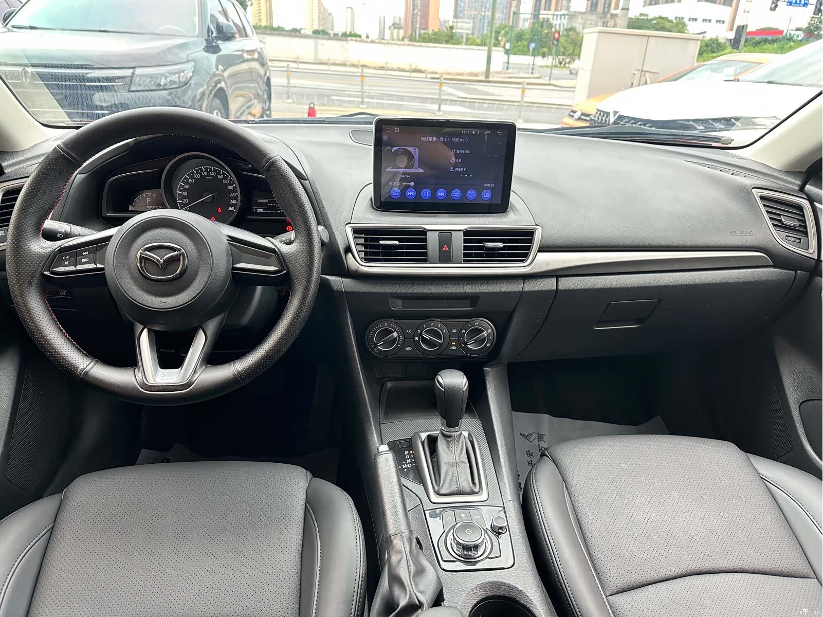 Mazda Mazda3, 2017 11