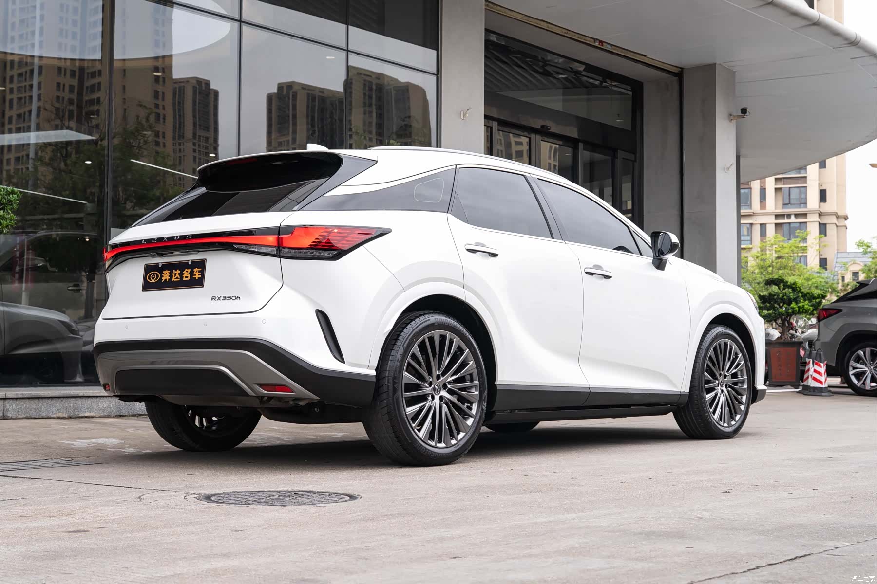Lexus RX, 2023 3