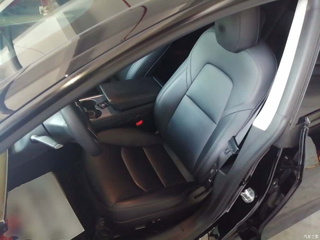 Tesla Model 3, 2023 15