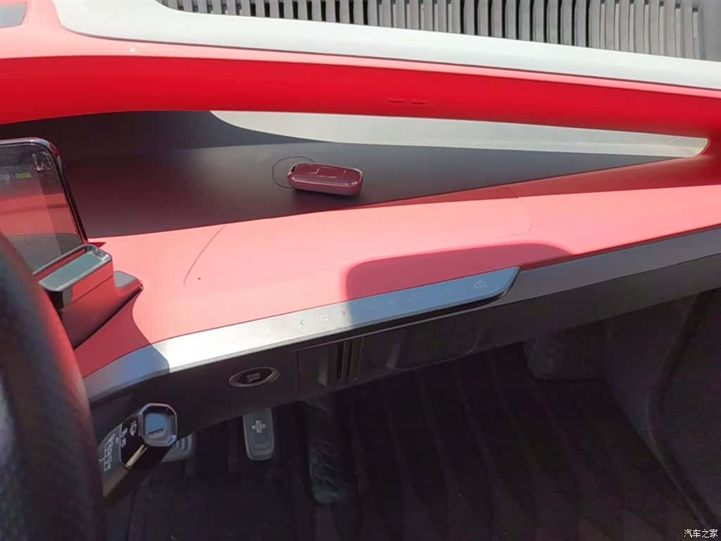 Wuling E200, 2019 13