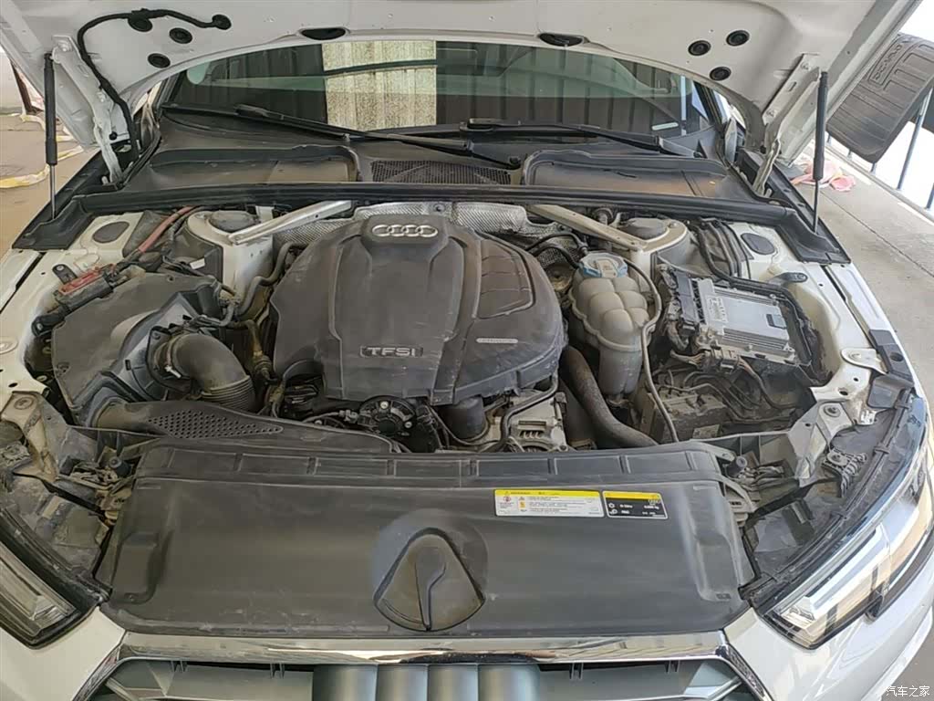 Audi A4L, 2019 20