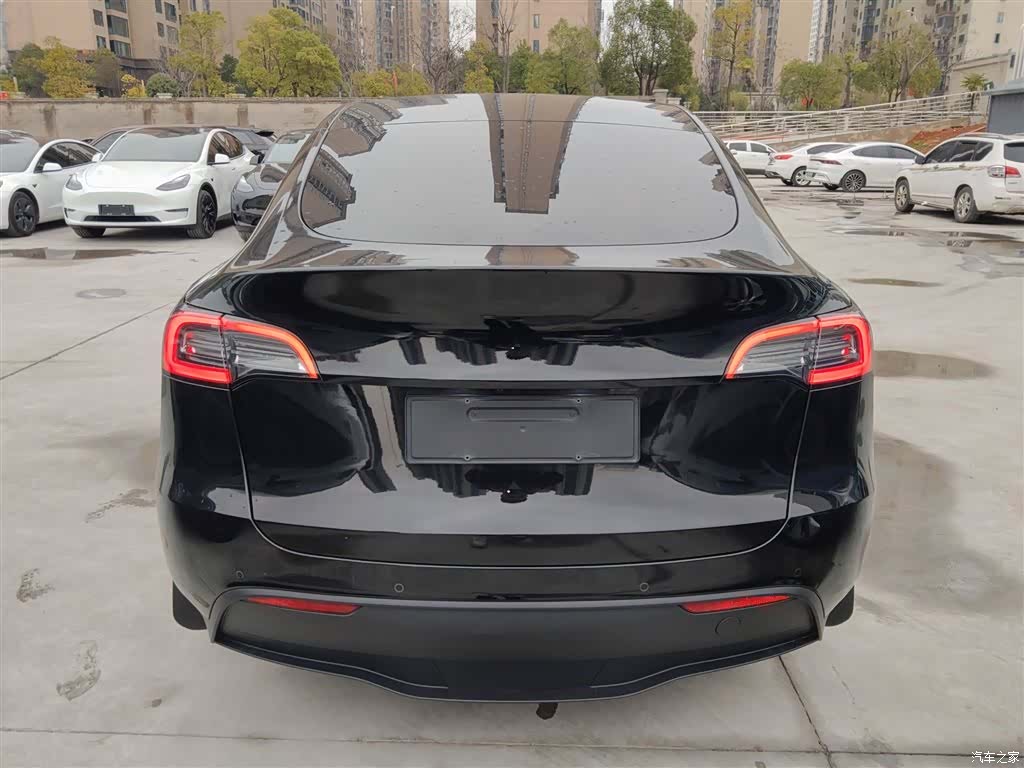 Tesla Model Y, 2023 6