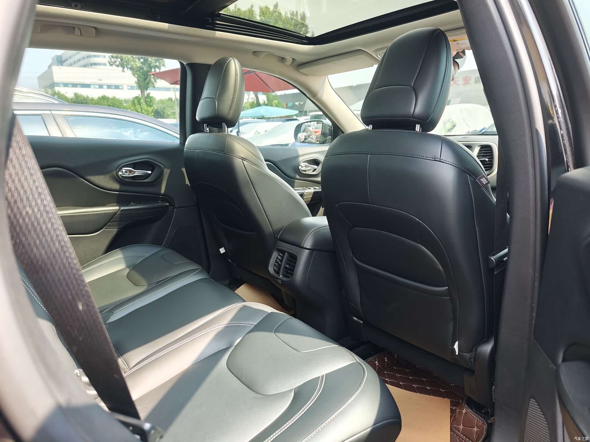 Jeep Cherokee, 2016 9