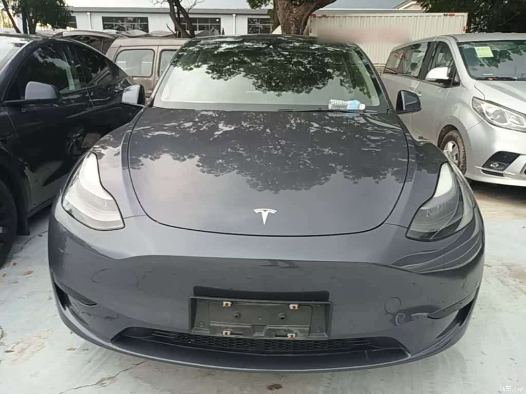 Tesla Model Y, 2022 3