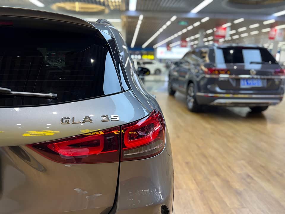 Mercedes-Benz GLA AMG Mercedes-Benz GLA AMG