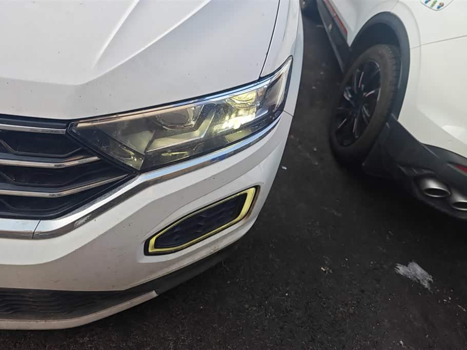 Volkswagen T-ROC exploring Songs