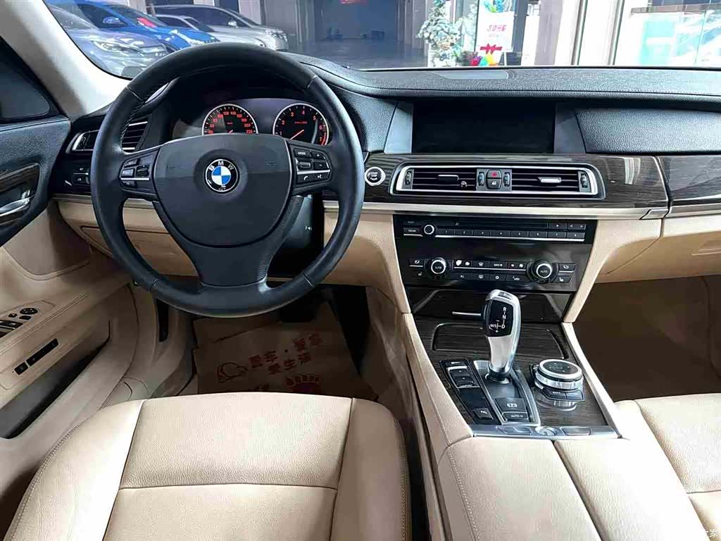BMW 7 Series, 2012 9