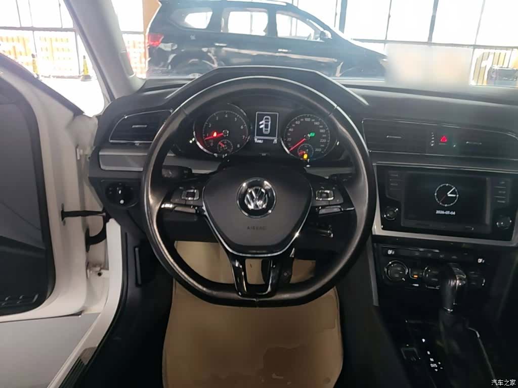 Volkswagen Lamando, 2016 11