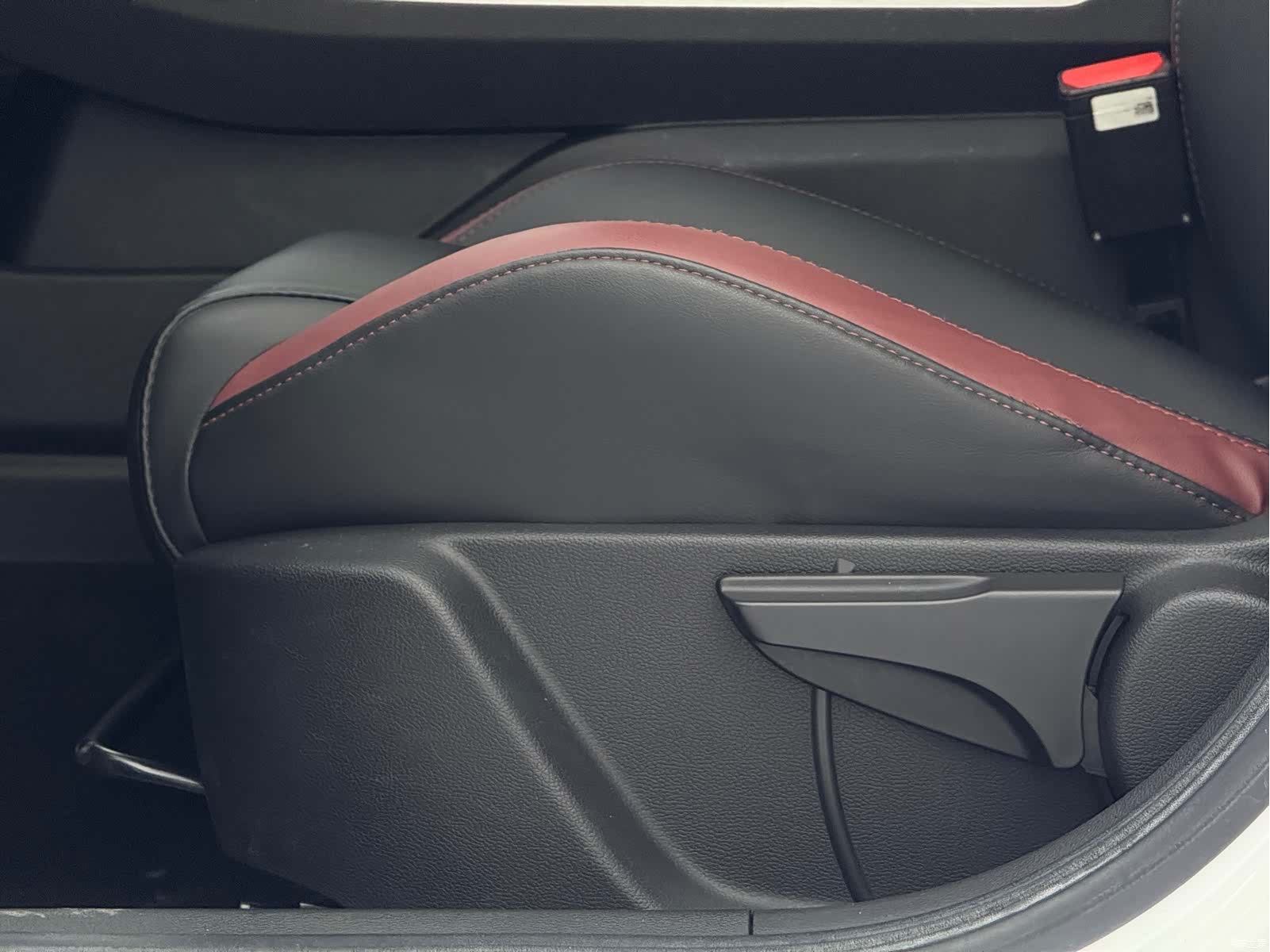Geely Coolray, 2021 21