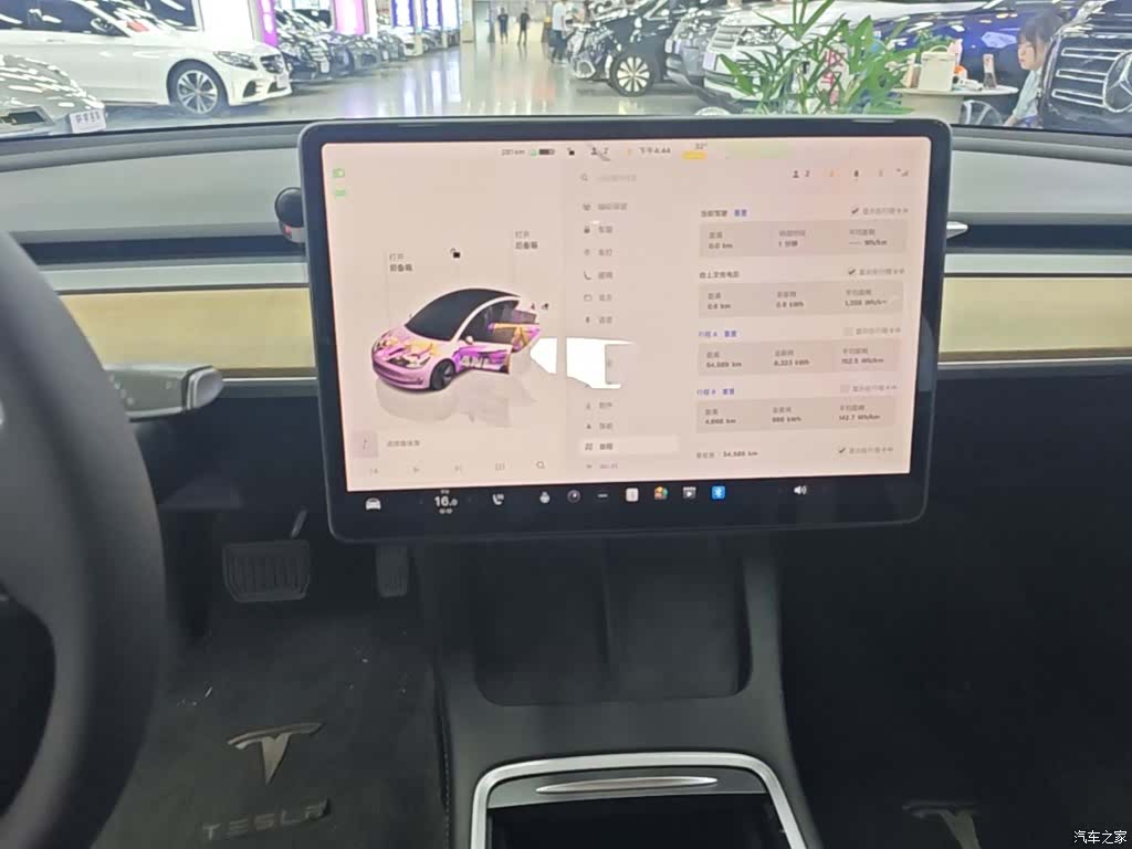 Tesla Model 3, 2022 13