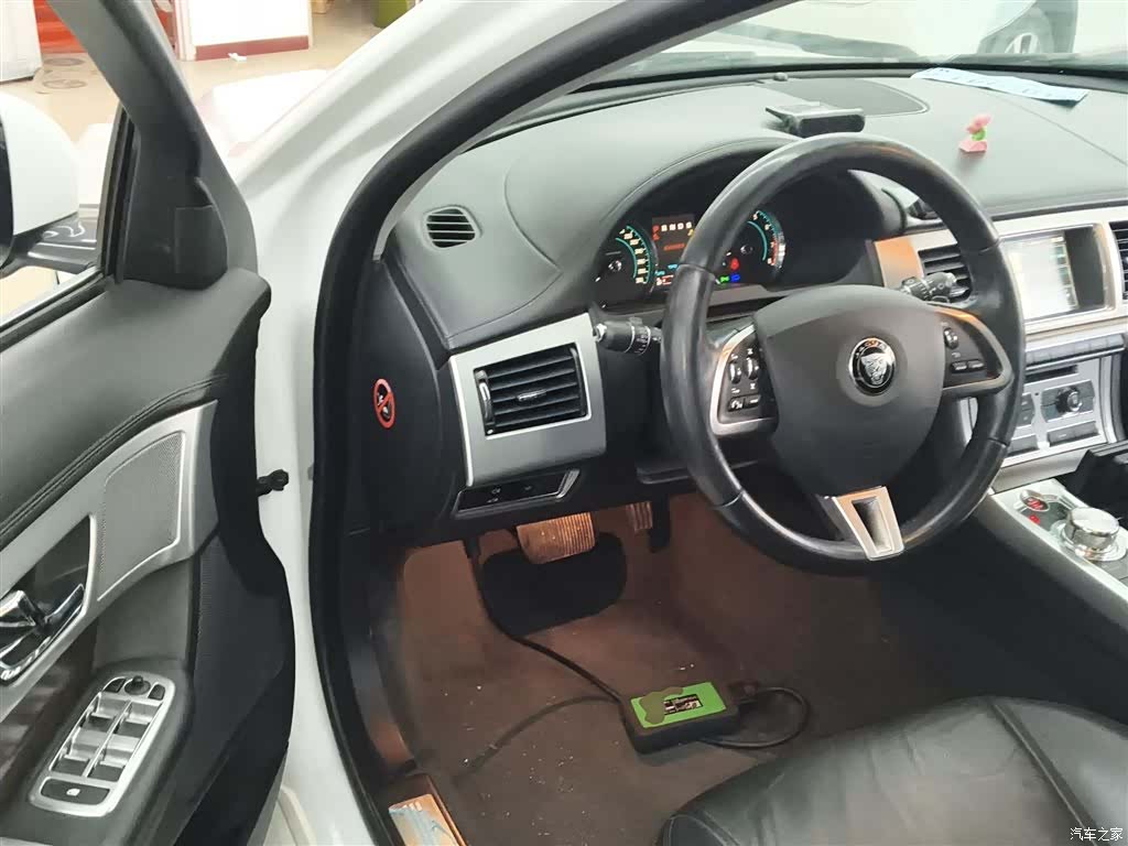 Jaguar XF, 2014 12