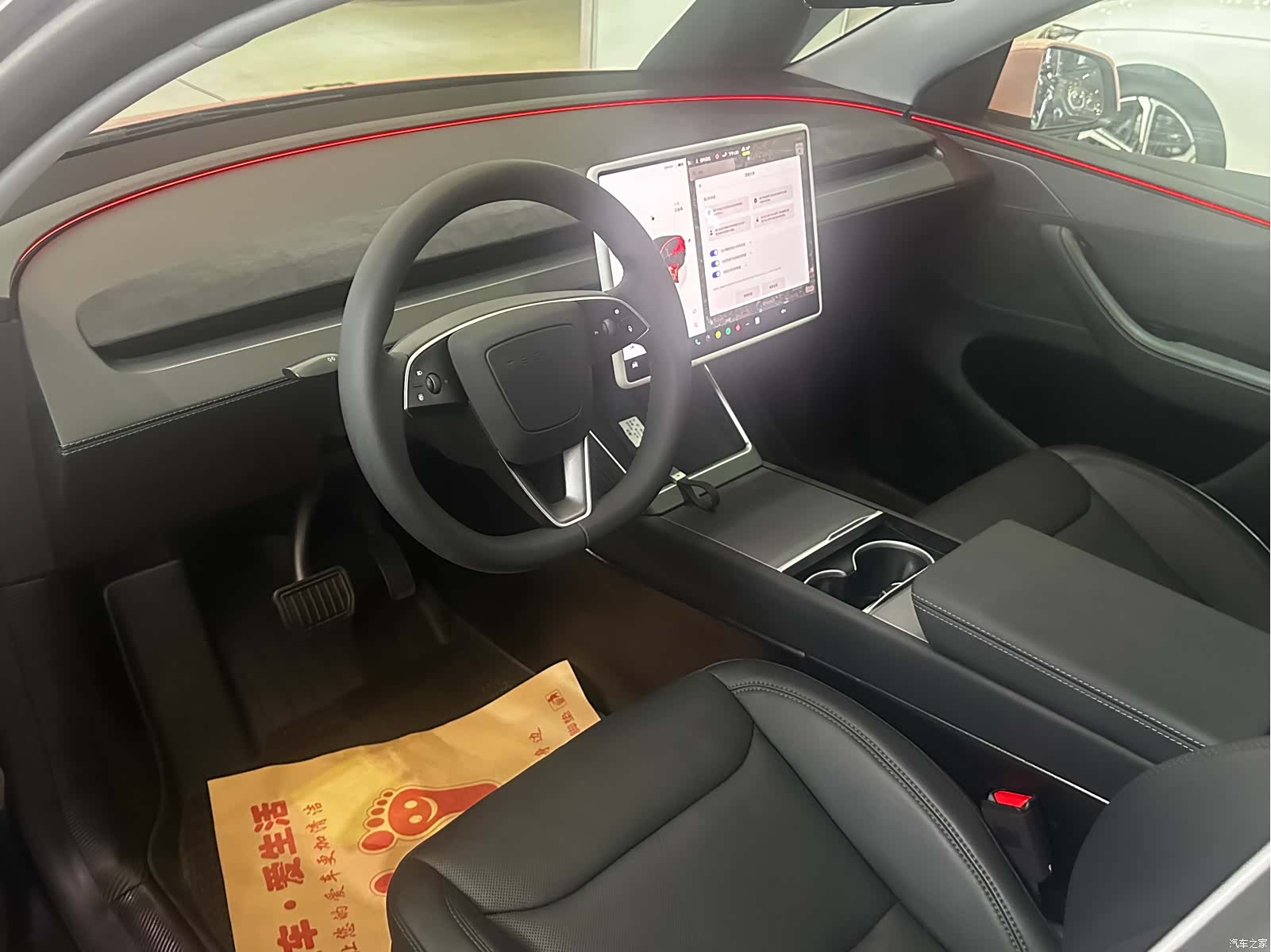 Tesla Model Y, 2025 8