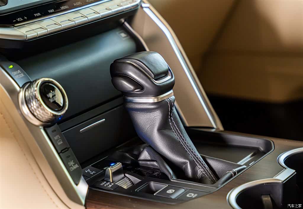Toyota Land Cruiser, 2024 12