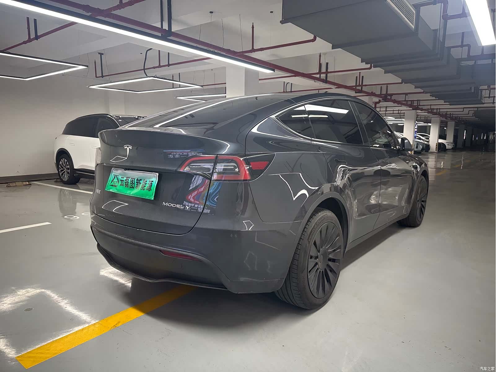 Tesla Model Y, 2024 4