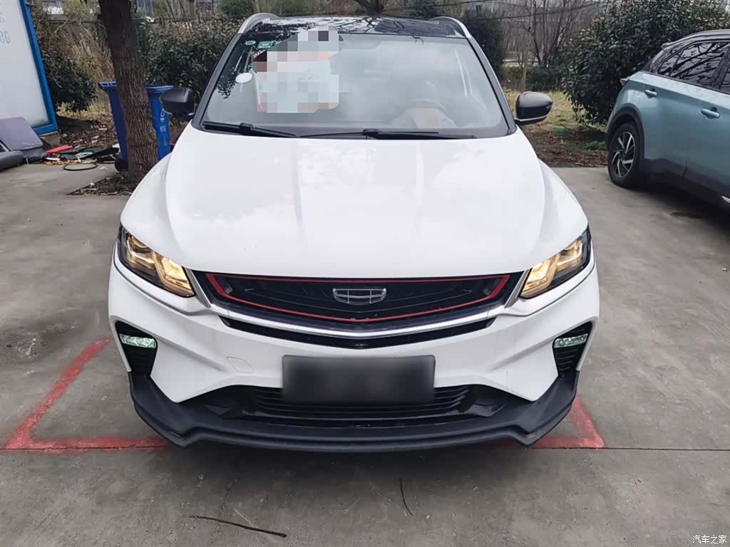 Geely Coolray, 2022 3