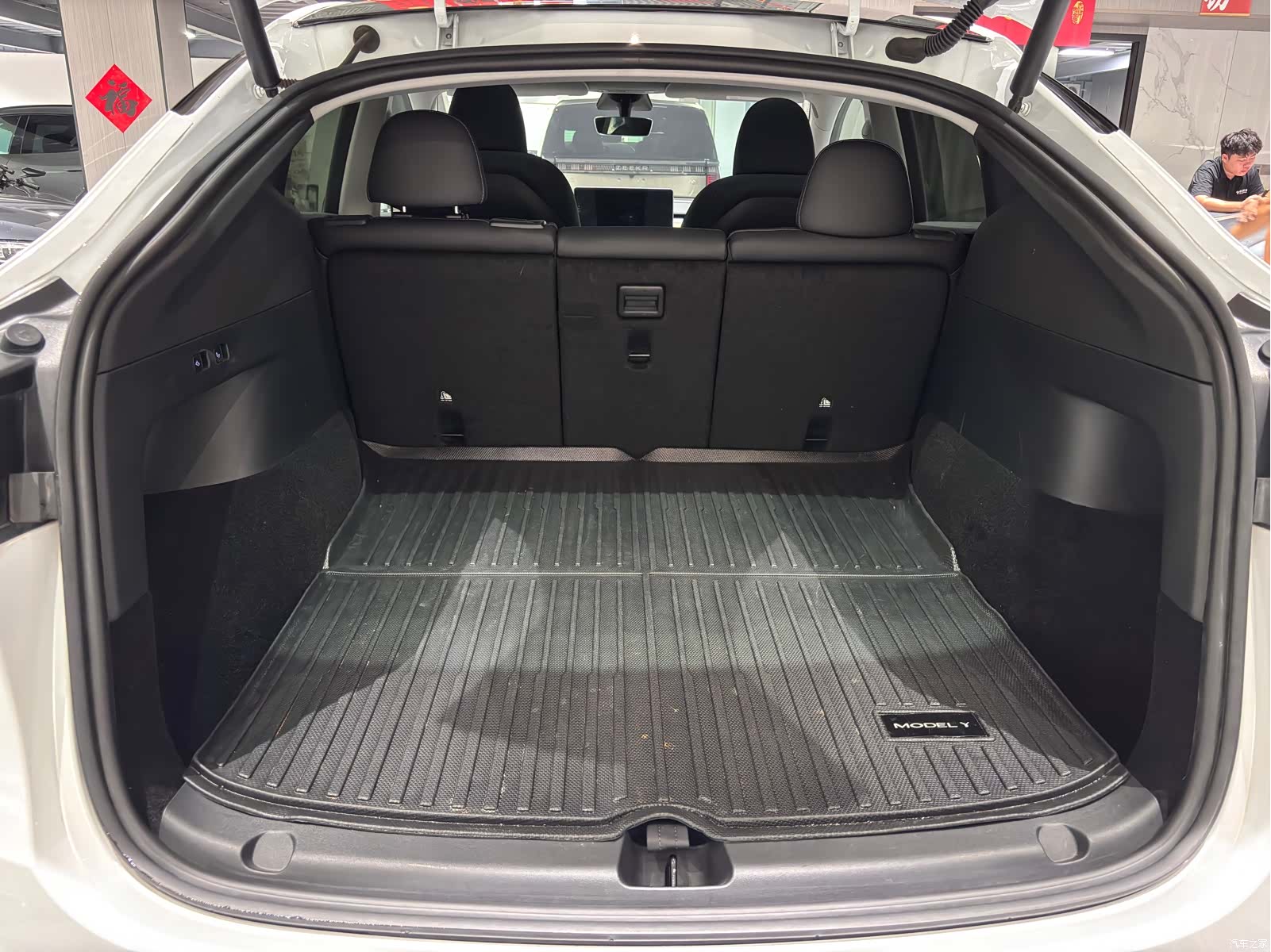 Tesla Model Y, 2023 29