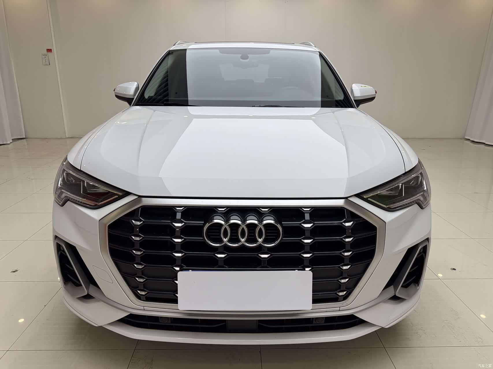 Audi Q3, 2022 2