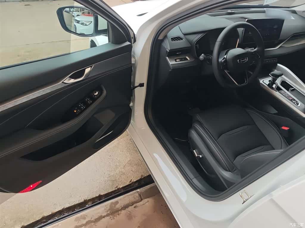 Geely Preface, 2022 16