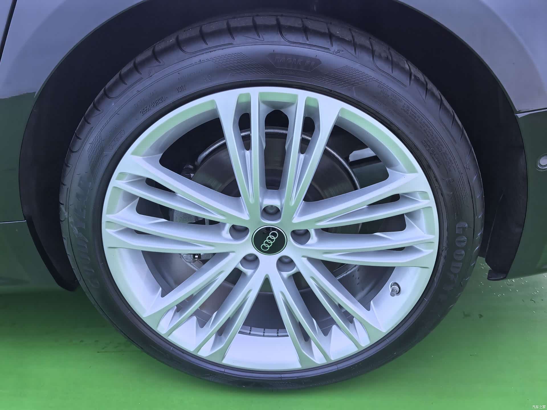Audi A7L, 2024 19