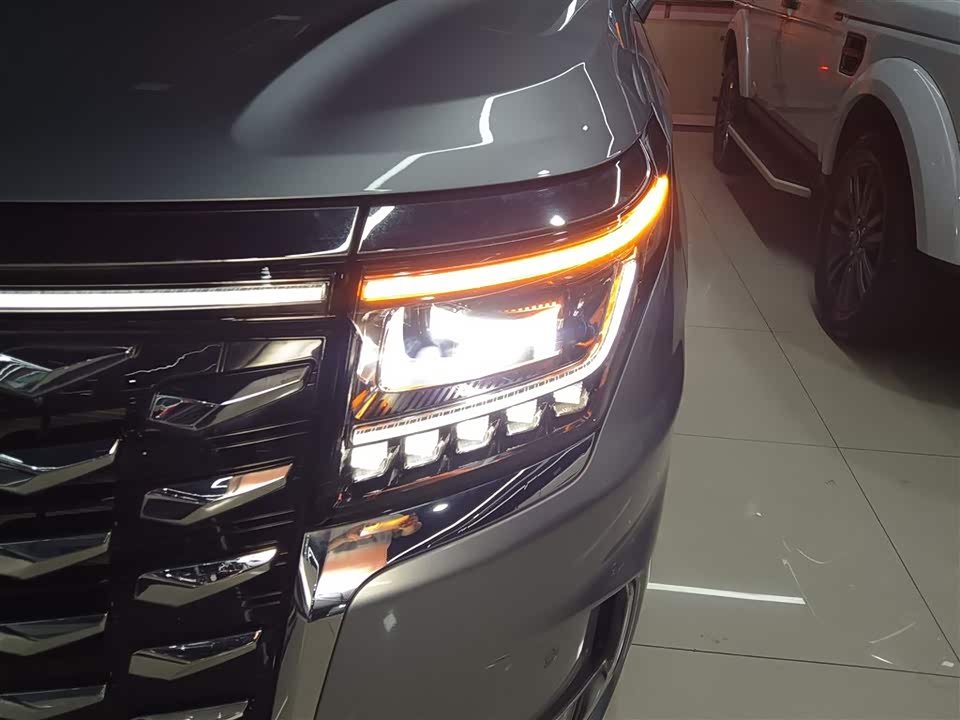 JAC Refine Ruifeng RF8 PHEV